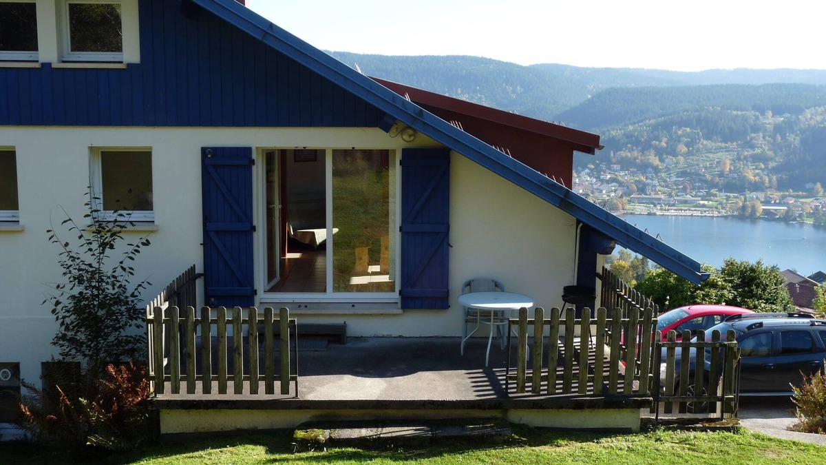 Gerardmer House | Independent apartment in house facing south over the lake