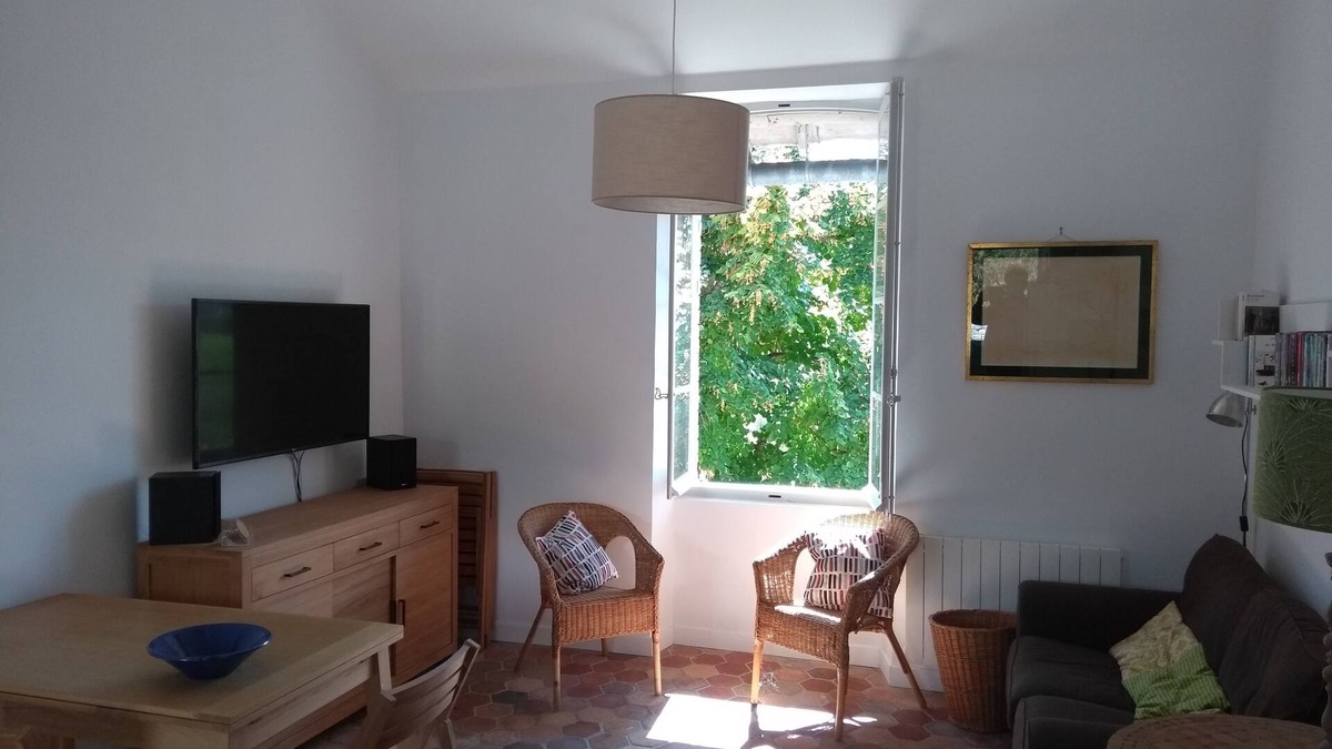 Reillanne Apartment | Independent apartment, - 4 people
