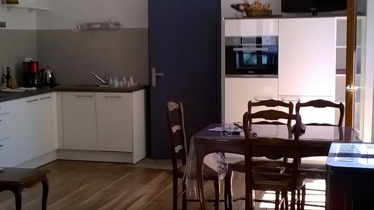Embrun Apartment | Independent apartment in family house, Embrun city center