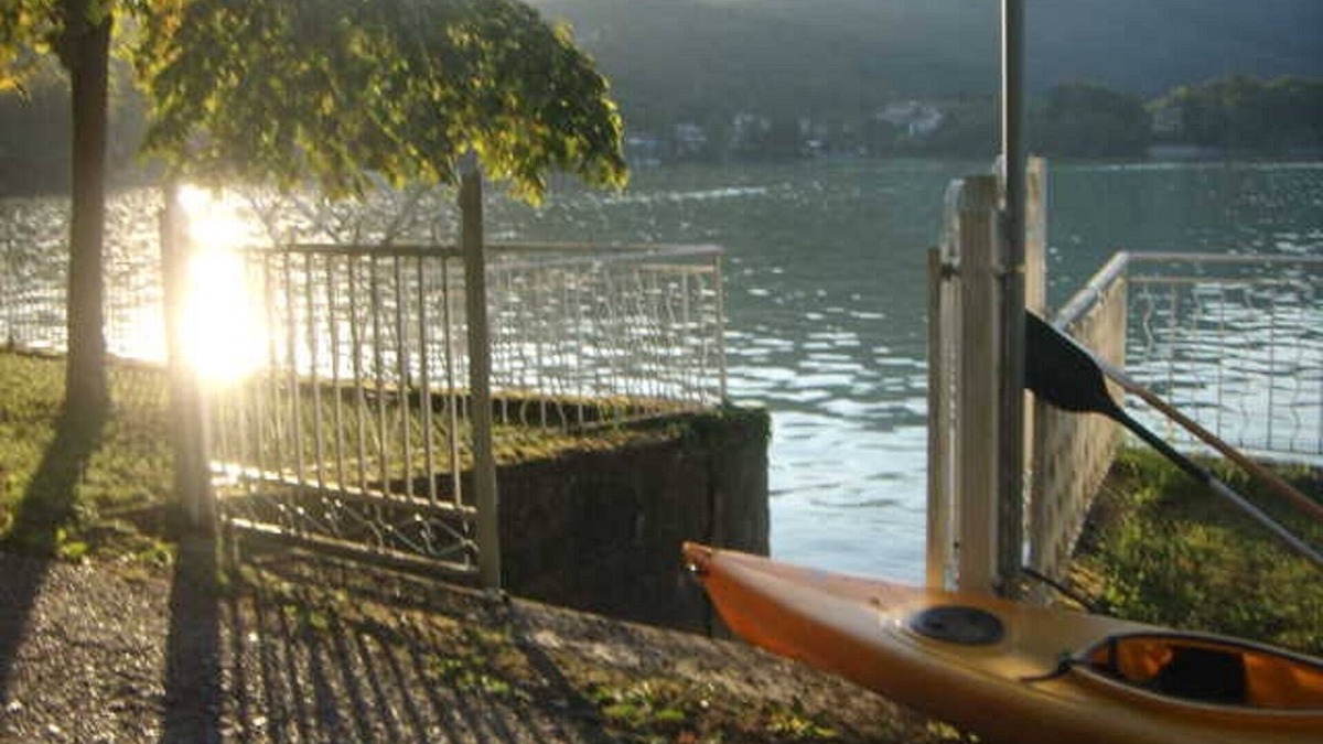 Avigliana Apartment | Independent apartment with garden directly on the Avigliana lake.