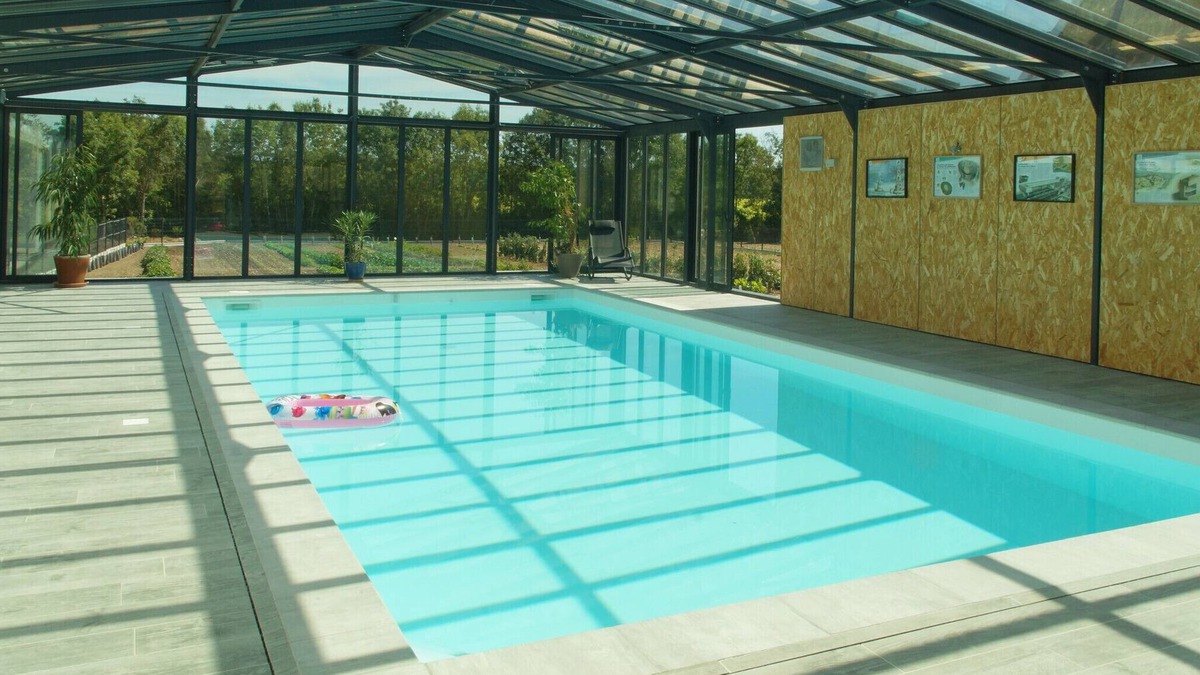 Port-d'Envaux House | Independent cottage: spa, indoor pool, sauna, steam room