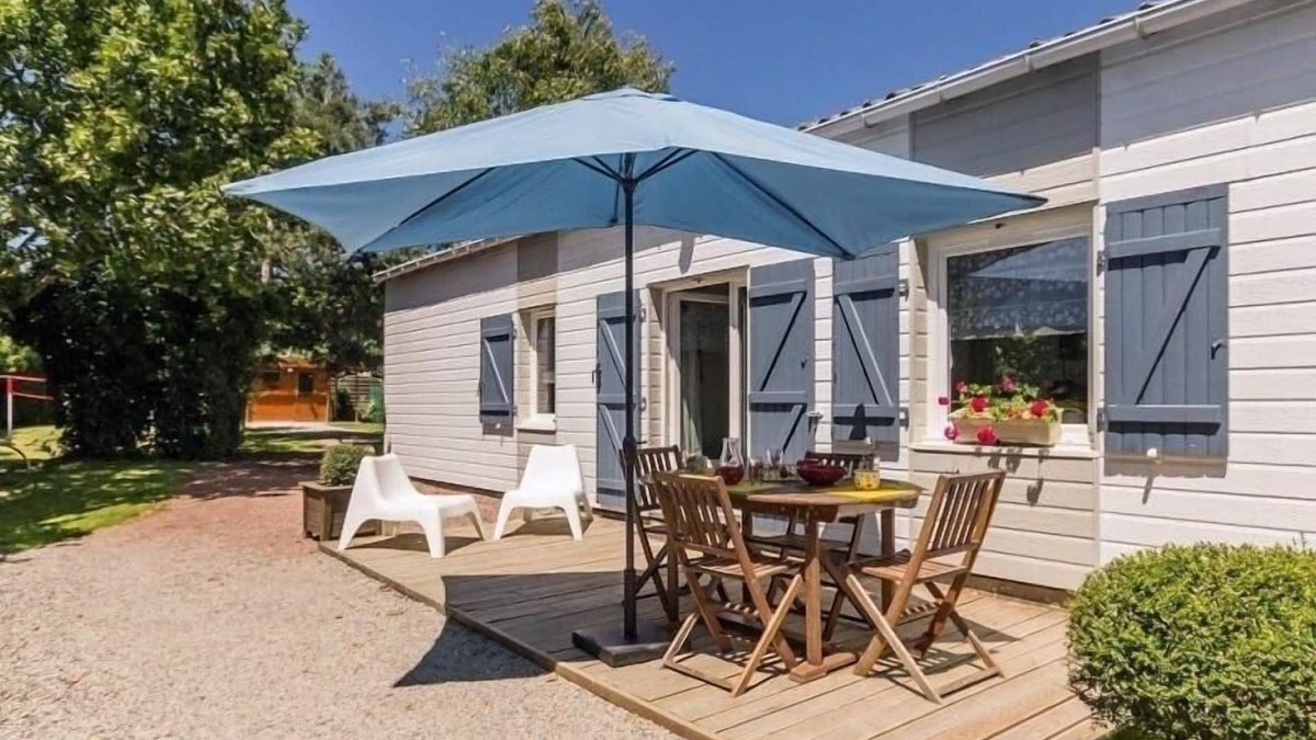 Moisdon-la-Riviere Cottage | Independent House with Garden, Terrace, and Children's Games in Quiet Countryside