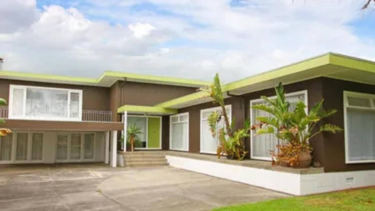 Papatoetoe House | Independent house with amazing view of golf course.nn