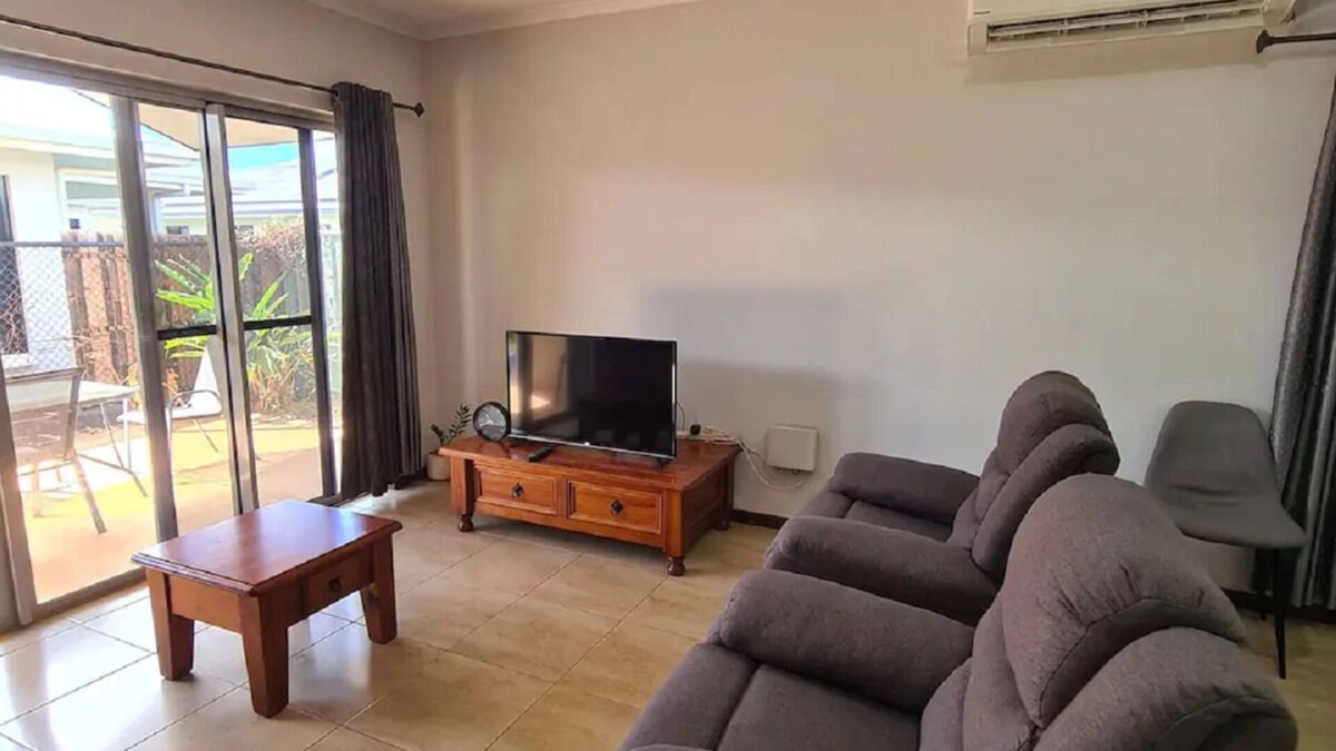 Berrimah House | independent private apartment.