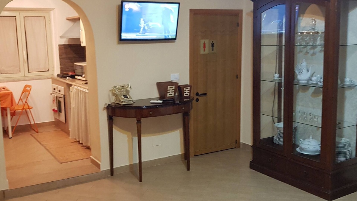 Carini House | Independent relaxation room with outdoor space and close to the airport