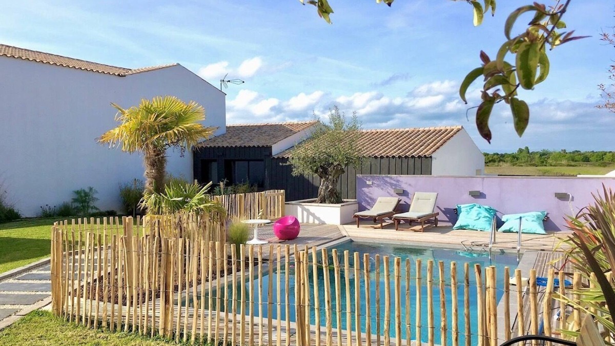 Dolus-d'Oleron Apartment | Independent studio with beautiful garden and POOL on the island of Oléron