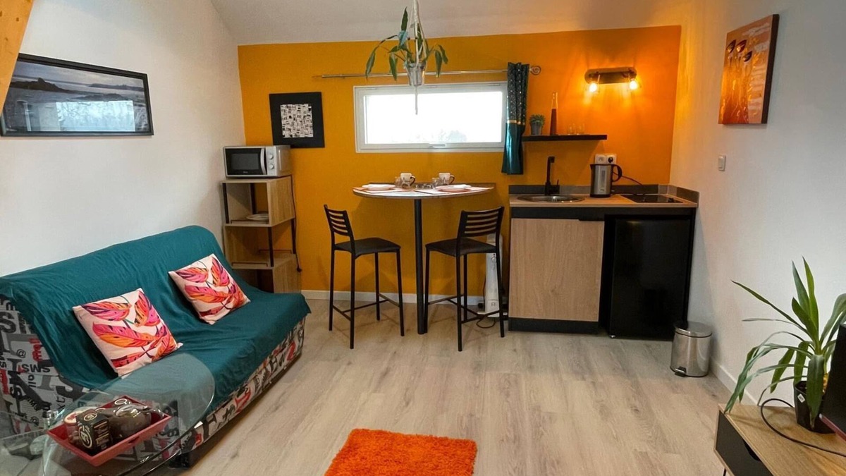 Liffre Apartment | Independent studio with mezzanine