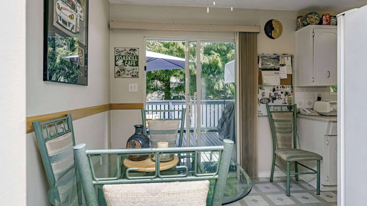 Cloverdale House | Independent & Stylish 3 Bedroom Bungalow Near Langley in Metro Vancouver