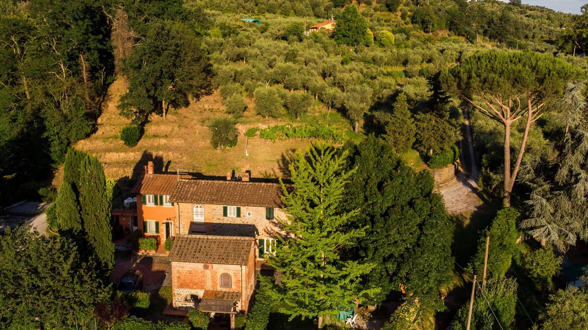 Massa e Cozzile House | Independent Suite with its own entry and private terrace, halfway Lucca/Florence