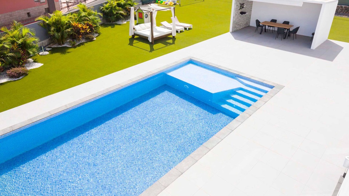 San Miguel de Abona Villa | Independent villa with an immense heated pool!