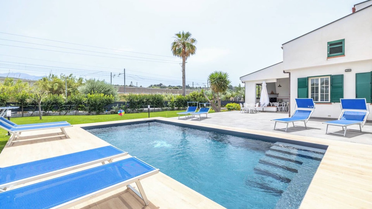 Piana Calzata Villa | Independent Villa with Private Pool
