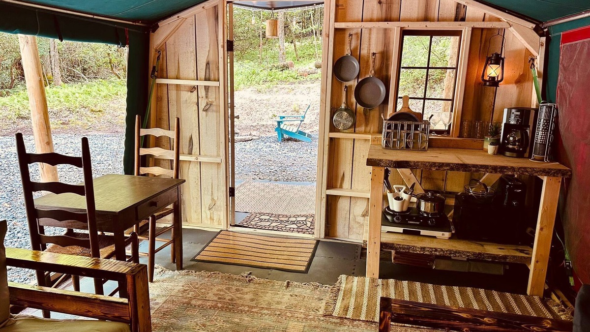 Brevard Cabin | Indian Attack Cabin Tent - Wi-Fi
