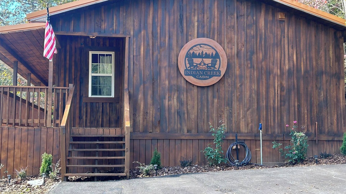 Dabolt Cabin | Indian Creek Cabin, McKee KY- 2 BR cabin on the Rockcastle River in McKee, KY!