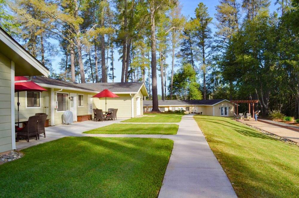 Anderson Valley Hotel | Indian Creek Inn