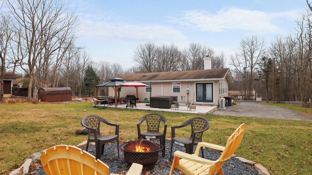 Tunkhannock Township House | Indian Mountain Getaway-hot tub, lakes ,hiking ,fireplace , pool table