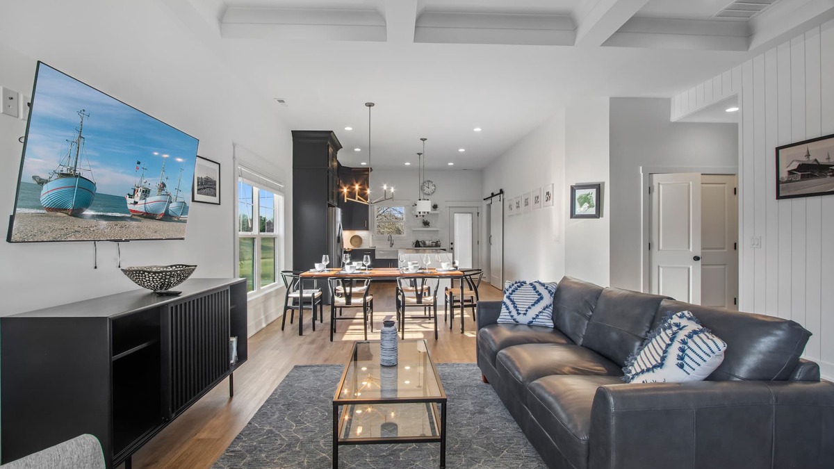 Jeffersonville - Clarksville House | Indiana Crossing: Modern & Upscale, Near Derby