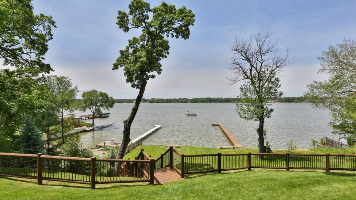 Cedar Lake House | Indiana LAKE HOME SUNSETS. 5 Beds, 3 Baths, 2 Decks, 1 Long Pier, by CHICAGO IL