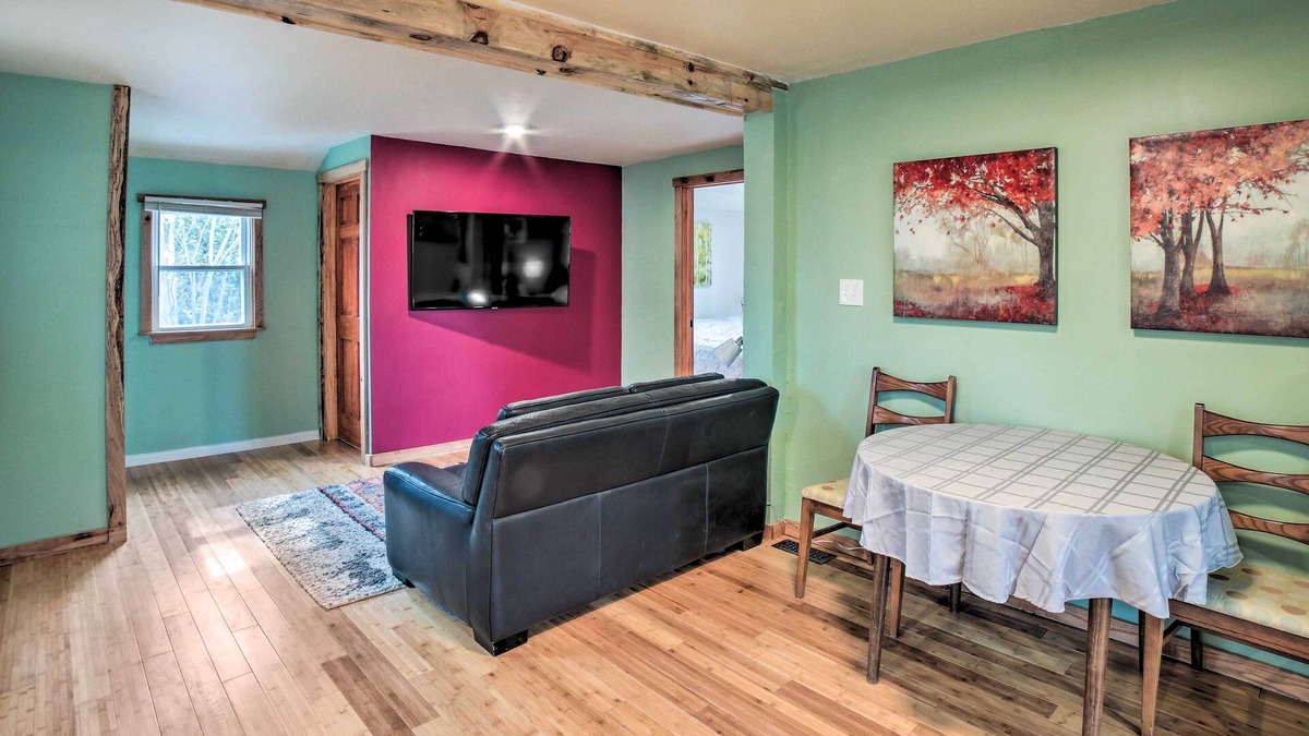 Valparaiso Cottage | Indiana Vacation Rental Near Lake Michigan