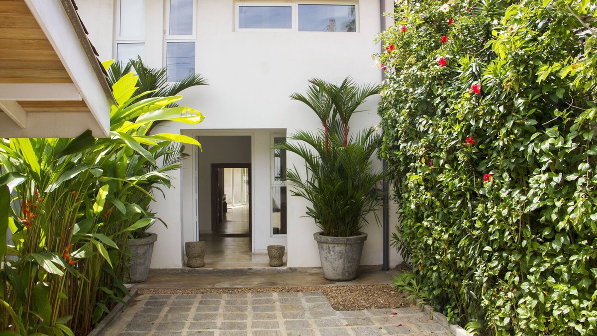 Boossa Villa | indie beachouse - step out onto the beach
