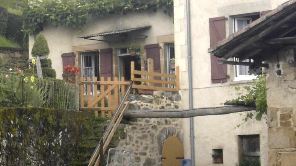 Sainte-Colombe House | Indiv character house in a quiet farmhouse above ground pool