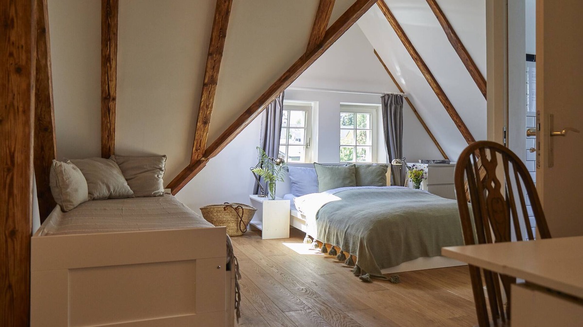 Morlbach Apartment | Individual 3-room attic unit in Mörlbach Castle
