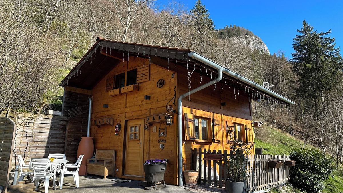 La Forclaz Ski Chalet | Individual mountain chalet - 4 people