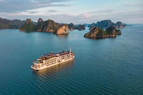 Ha Long Boat Rental | Indochine Premium Halong Bay