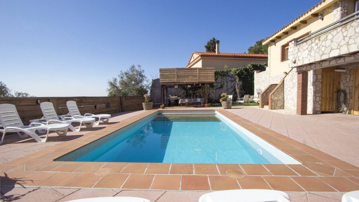 Subirats Villa | Indoor AND outdoor pools, Sauna, Gym, Games Area