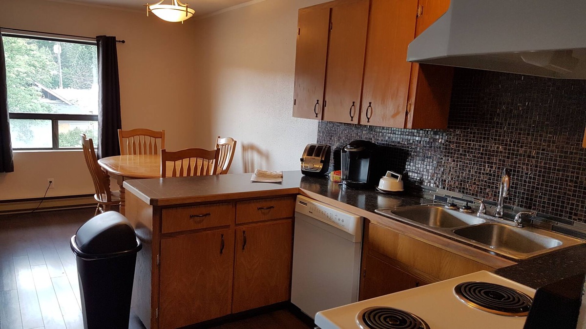 Blarchmont Apartment | ♥ ☆ INDOOR COMFORT IN AN OUTDOOR PARADISE ☆ SLEEPS 4♥