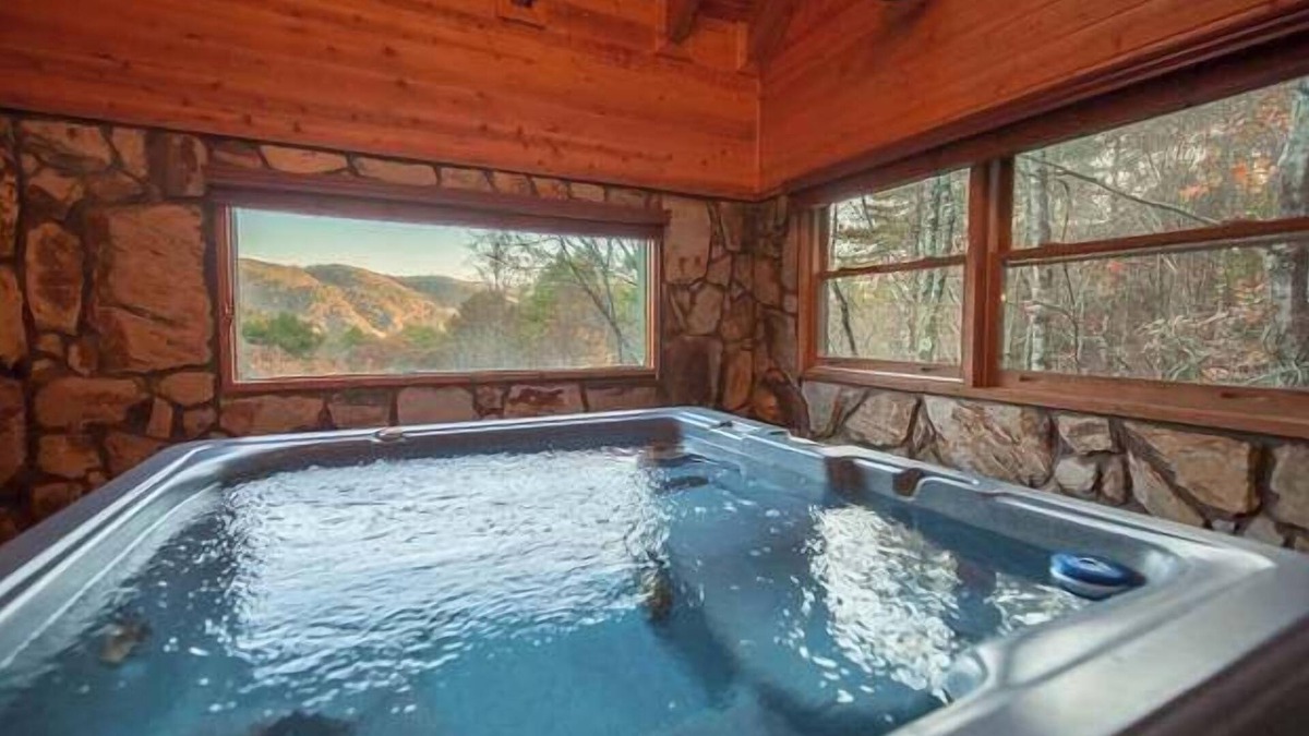 Foxfire Estates Cabin | Indoor Jacuzzi~Adult Cabin~BDSM~Views