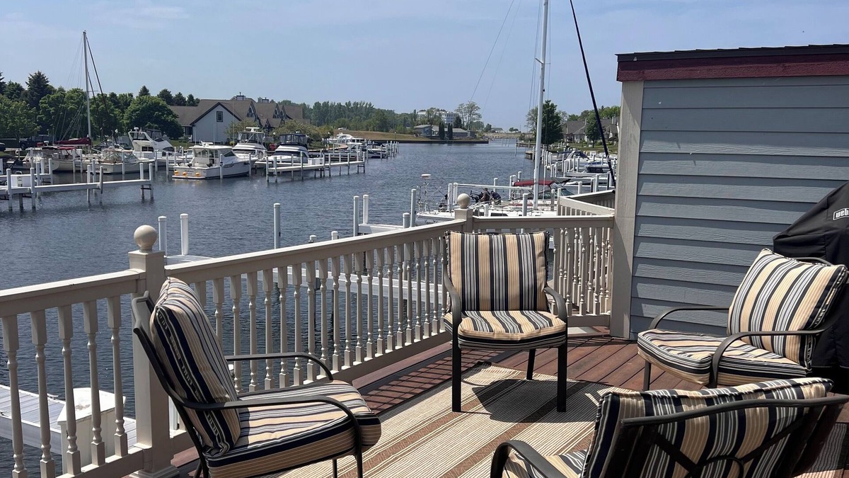 Manistee Condo | Indoor/Outdoor Pool and Hot Tub, Beautiful Beaches, Perfect for Golf Vacations