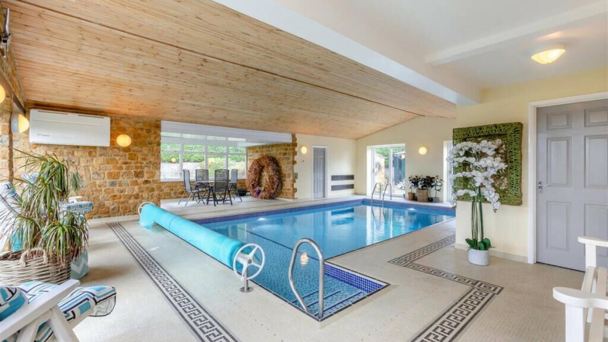 Hornton House | Indoor Pool! Ranch Style! Cotswolds, Soho Farmhouse, Oxford, Stratford, London