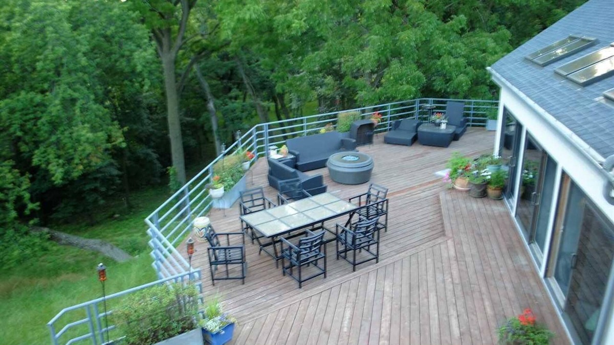 Ripon House | Indoor Pool & Short Drive to Green Lake