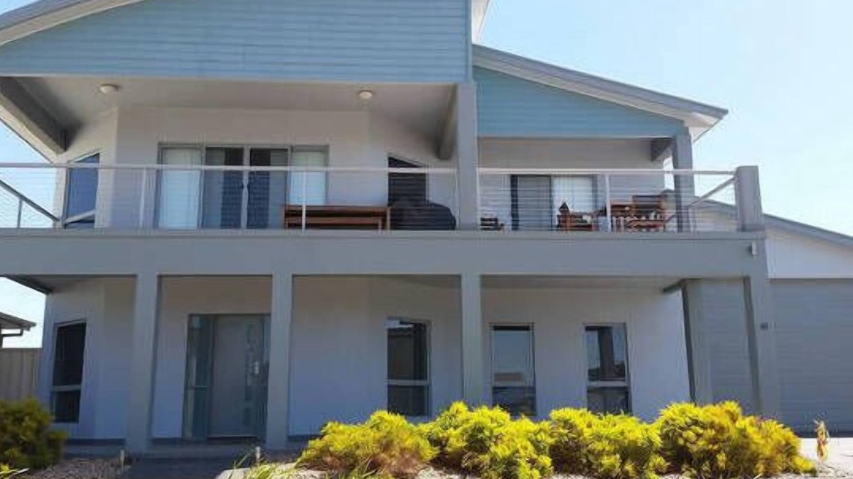 Port Hughes House | INDULGE AT THE DUNES