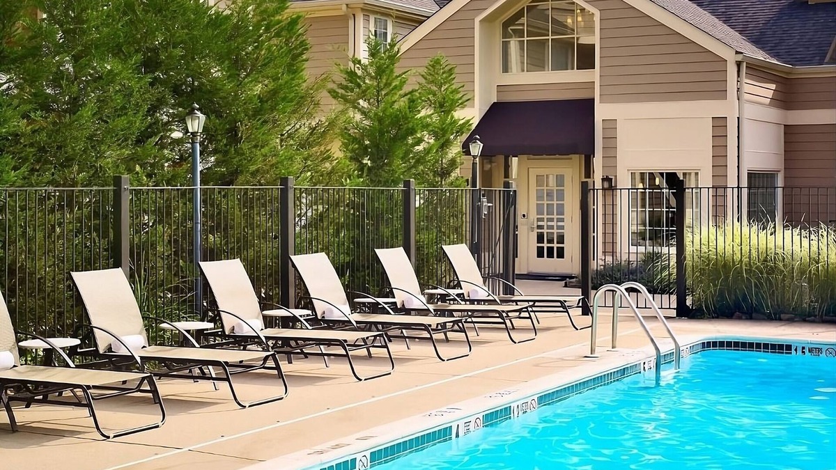 Monmouth Junction Resort | Indulge in Home Like Comfort! Near Van Dyke Wright Park, Pets are Allowed