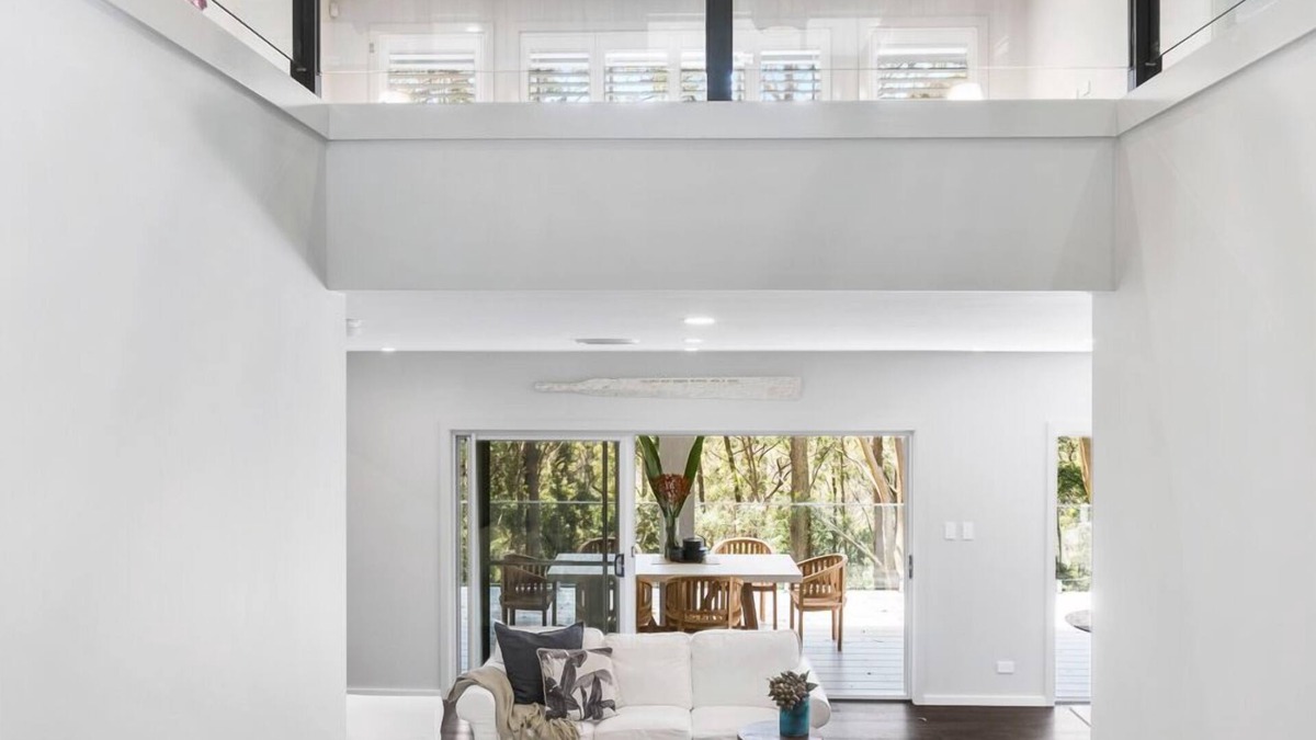 Macmasters Beach House | Indulge in Luxury! 4 Bedroom Home at Macs Beach.