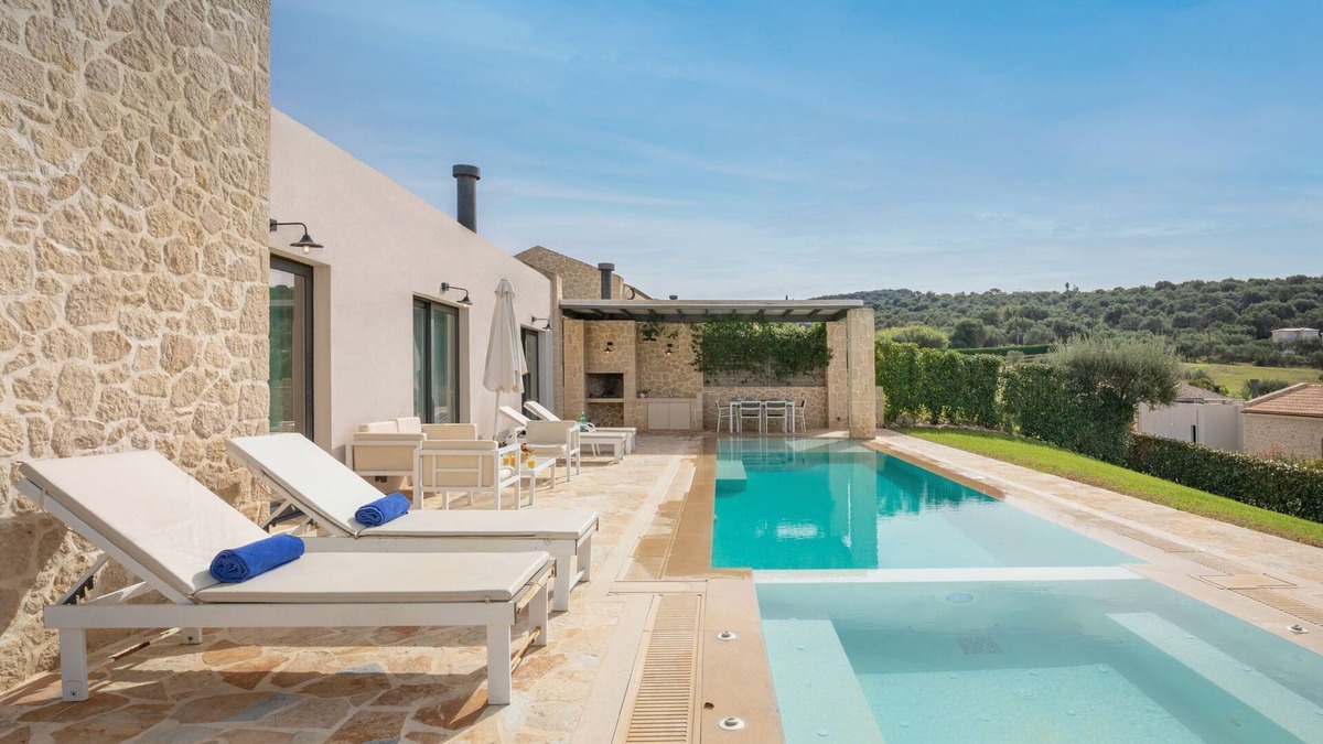 Kavvadades Villa | Indulge in Opulence at Lithari Enac—Luxury Villa with Private Pool