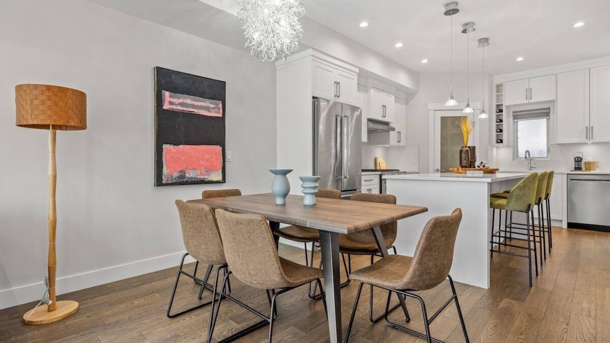 Crescent Heights House | Industrial Mid-Century 4BDRM w/Gym