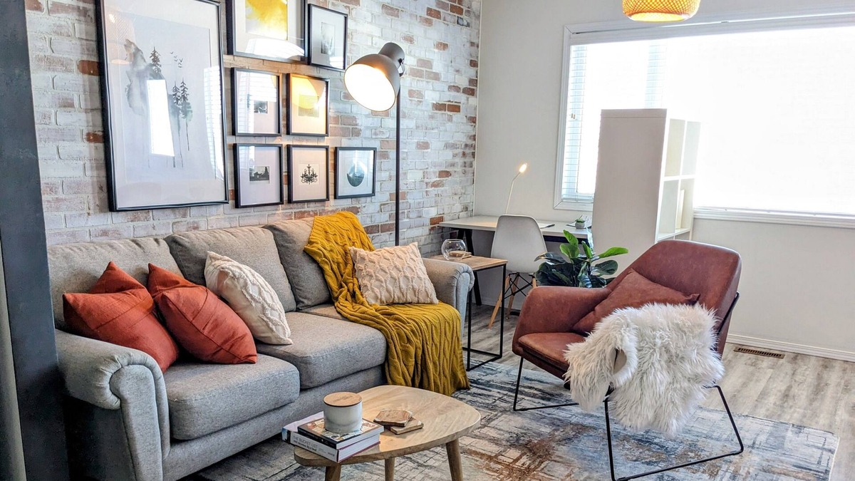 Saskatoon Condo | Industrial-Style 2BDR Suite Near Saskatoon Airport