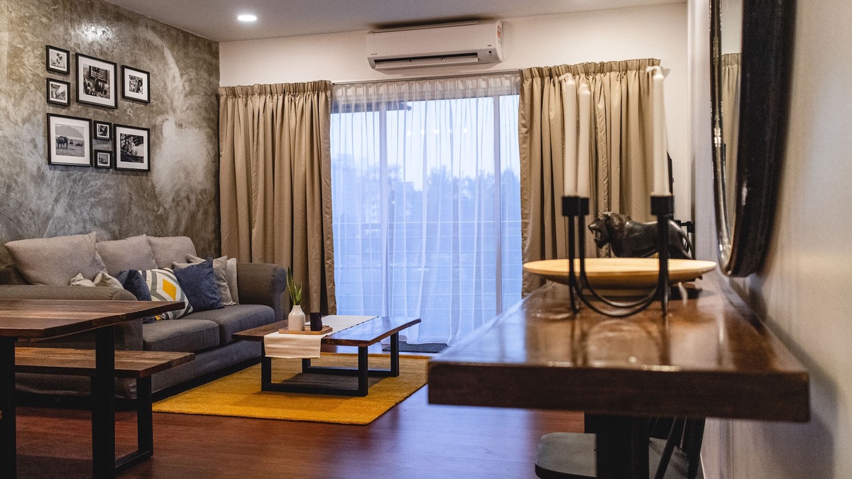 Si Rusa Condo | Industrial Style Apartment for 5