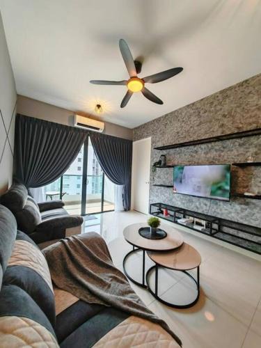 Seri Kembangan Apartment | Industry Design Symphony Tower 3-Bedroom with Netflix & Wi-Fi