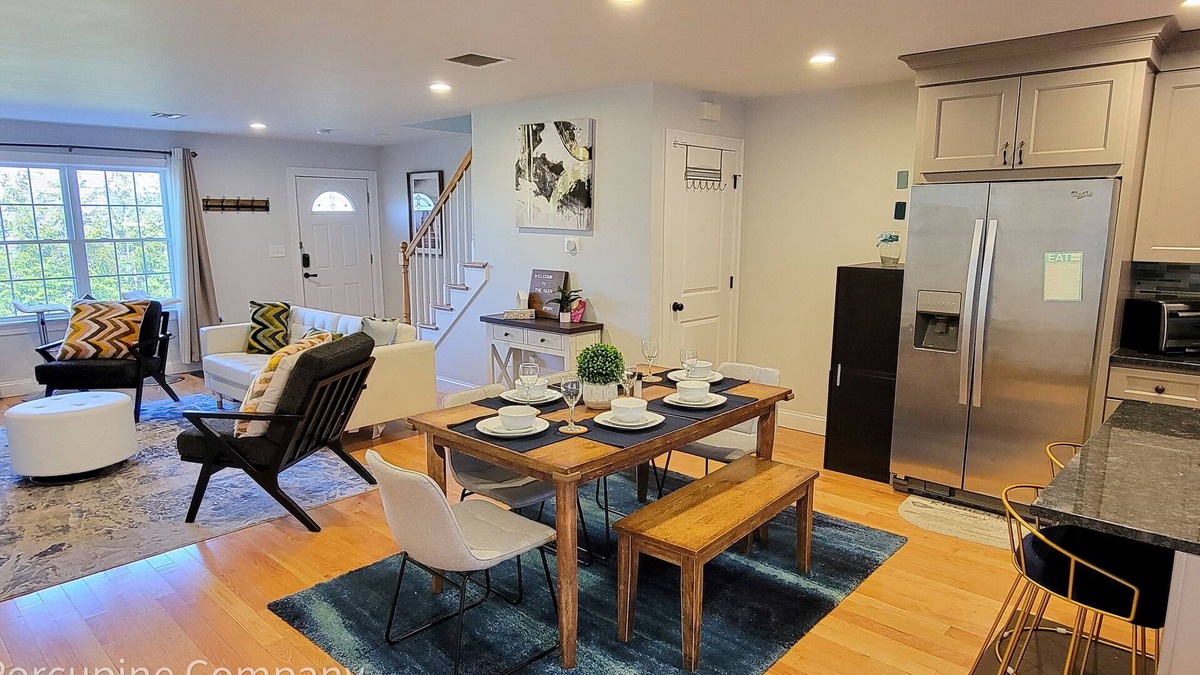 Framingham House | Infant-friendly Luxurious 7 Beds, 6 Room Home with BONUS Loft! A Dream Getaway!