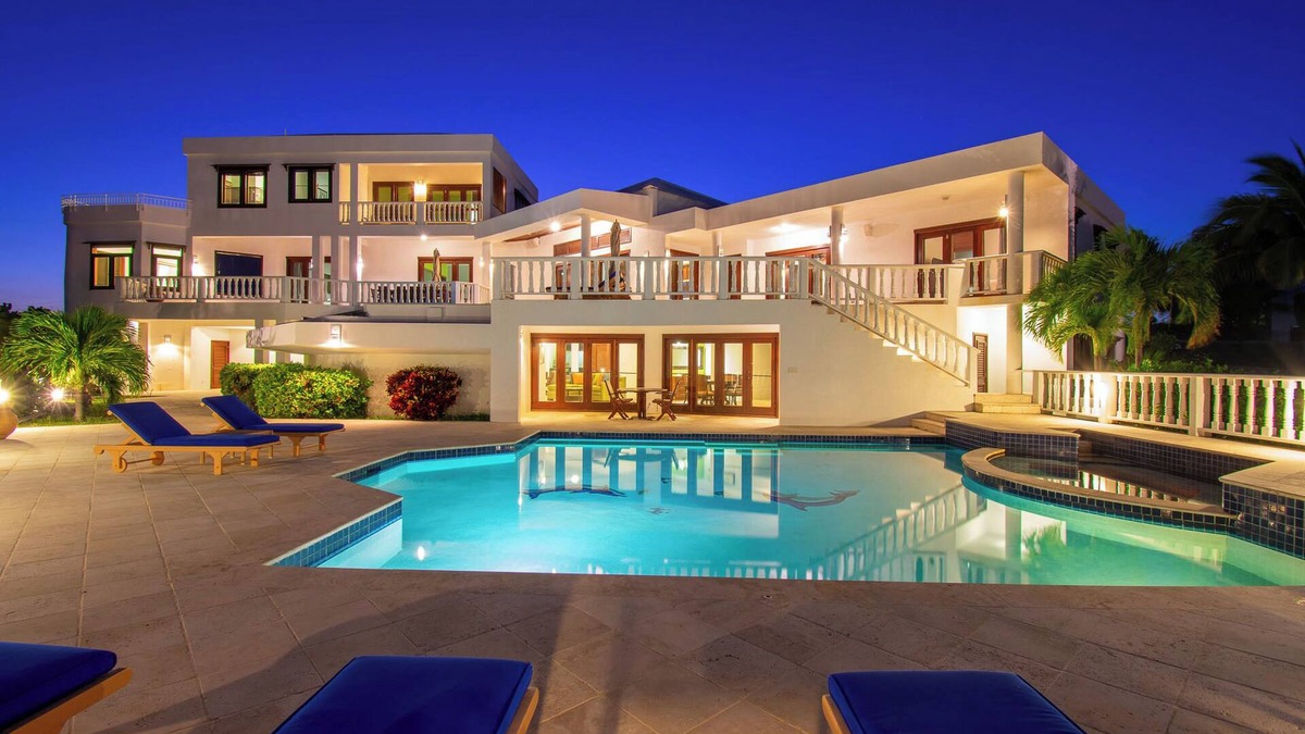 Maunday's Bay Villa | Infinity at Sheriva Villas/2 pools/2 Golf Carts-2 min. to Beach/5-Star Service
