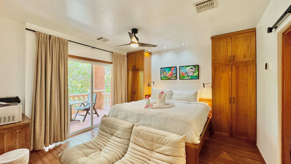 Antoneys Cay Hotel | INFINITY BAY Building 1 Second Floor, No Resort Fee, Breakfast and Gym Included