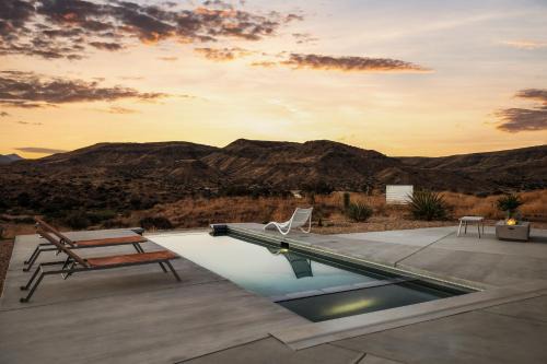 Pioneertown House | Infinity & Beyond By The Cohost Company