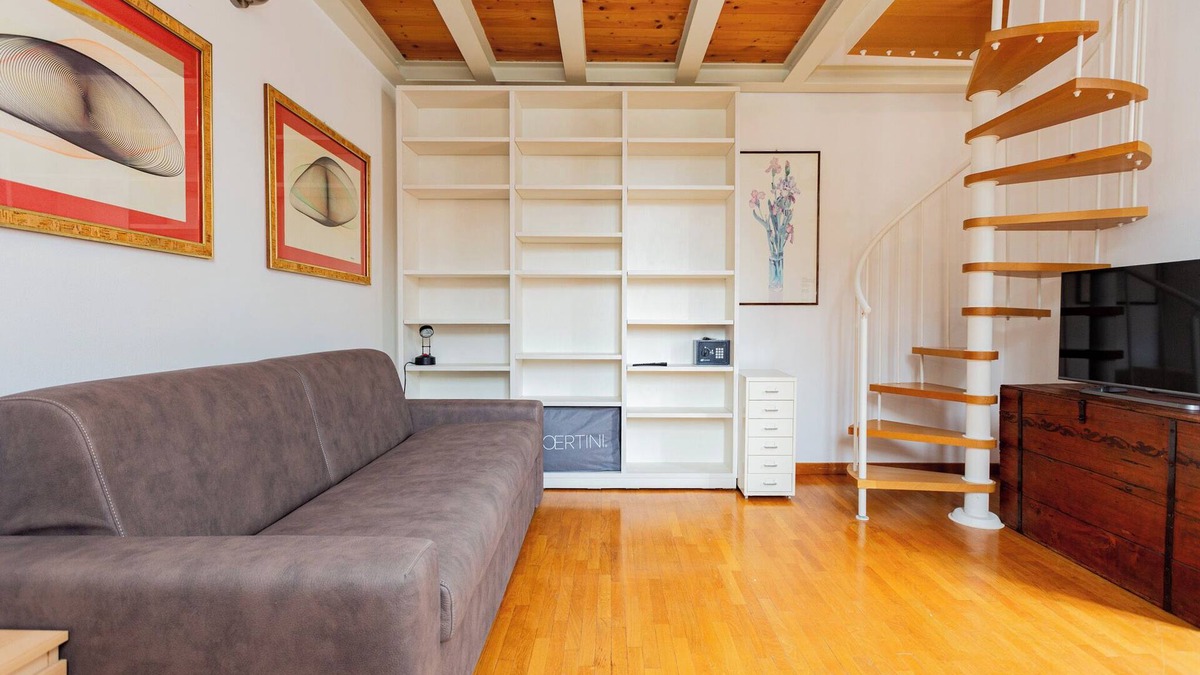 Casoretto Apartment | INGEGNOLI1 Bright top floor apartment