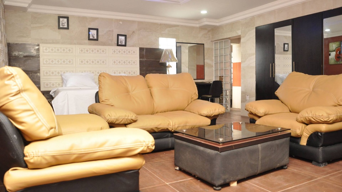 Mushin Hotel | Inglesias Suites