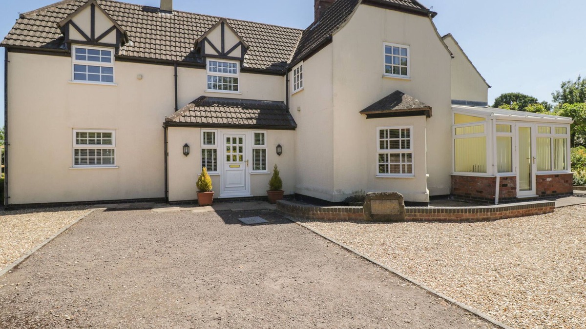 Westbury-on-Severn Cottage | INGLESIDE, family friendly, character holiday cottage in Adsett