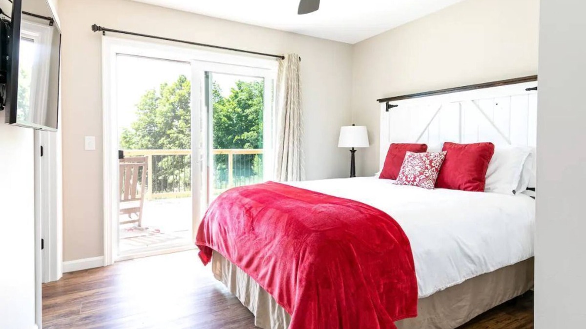 Essex Junction Apartment | Inn at 84 Cortland: Cozy 1BR private entrance/bath