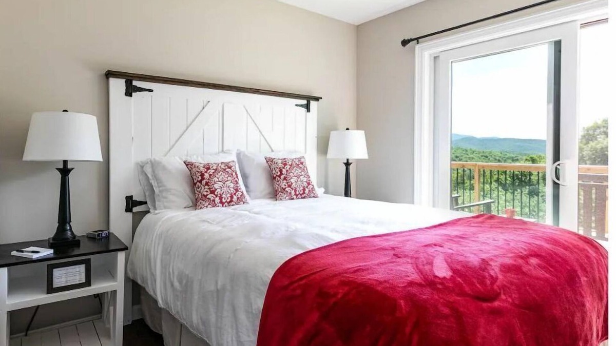 Essex Junction Apartment | Inn at 84 McIntosh: Cozy 1BR private entrance/bath